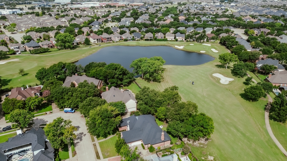 Buying a Golf Course Home on Lake Conroe