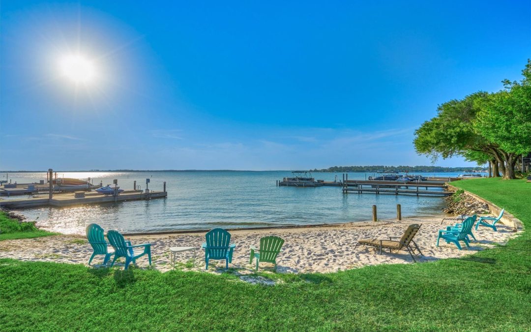 Discover Lake Conroe Vacation Homes for Waterfront Living