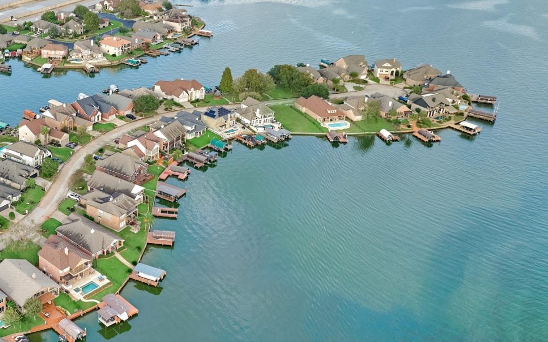 Exploring Waterfront Homes in Montgomery County, TX
